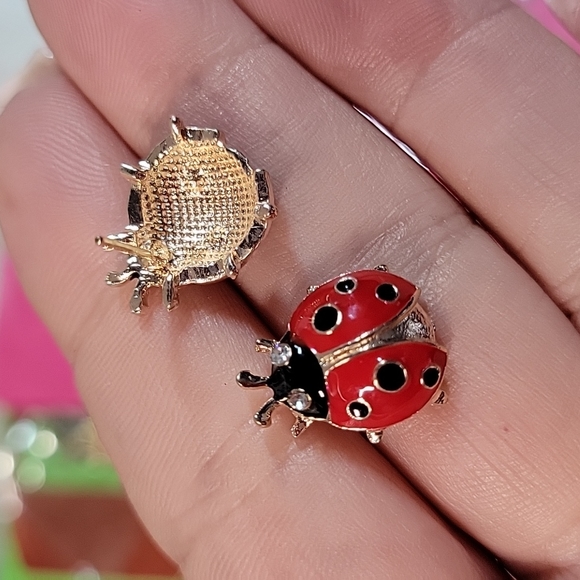 Ladybug Stud Earrings, crystal eyes - Picture 6 of 6